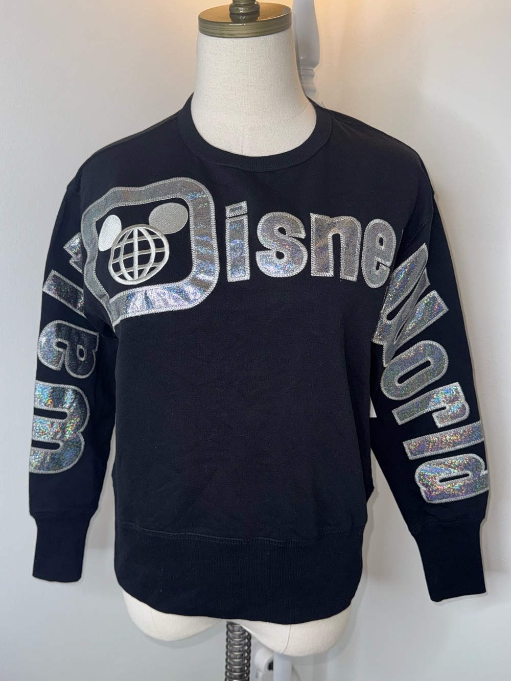 Disney World Women’s XS Black Silver Metallic Spirit Jersey Long Sleeve Top